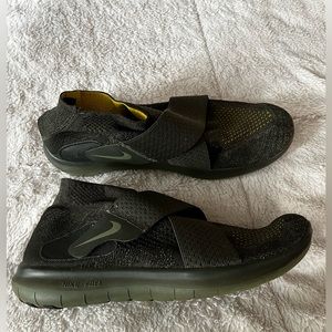 Nike Free Run Motion Sneakers 10.5